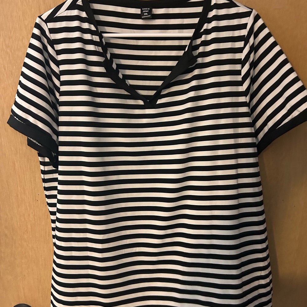 SHEIN Black and White Striped Short Sleeve Top